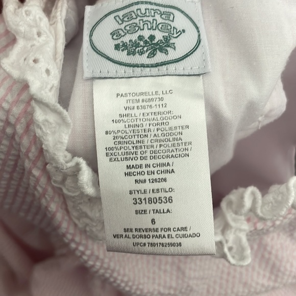 GUC Laura Ashley Seersucker Dress with Floral Appliqué - Picture 5 of 5